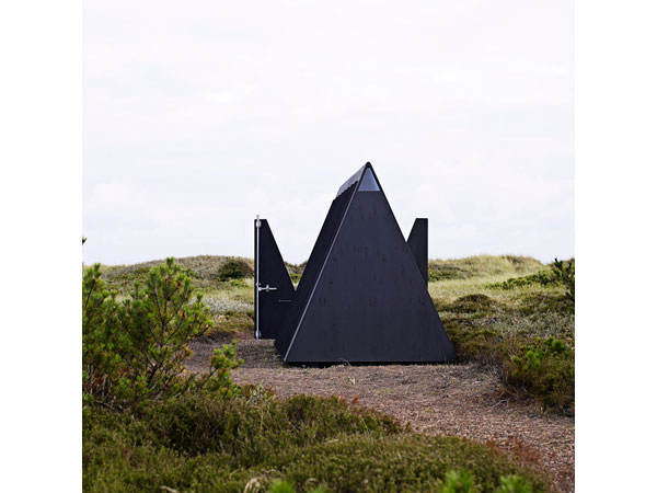 Christoffer_Harlang_Boat_House_in_Blåvand